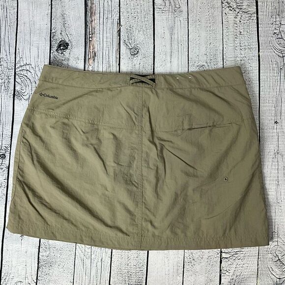 COLUMBIA Omni Wick Mini Skirt - Picture 2 of 4